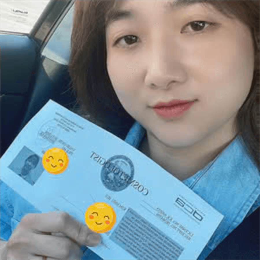 Học viên Kim Như sau khi vượt qua kỳ thi Cosmetology